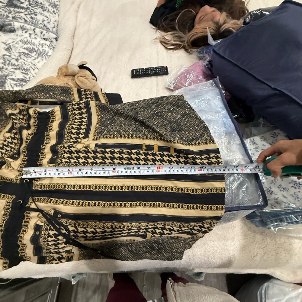 Michael Kors Scarf Print Dress Size 8 Black Gold Chain Belted Long Sleeve Luxury - Picture 7 of 9